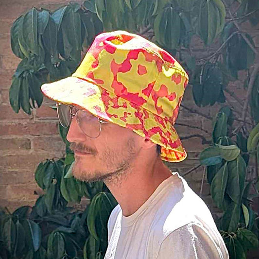 DEE'S HAT